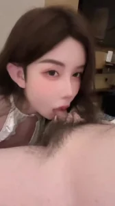 [同性]超美白丝伪娘口交吃鸡巴乳交！